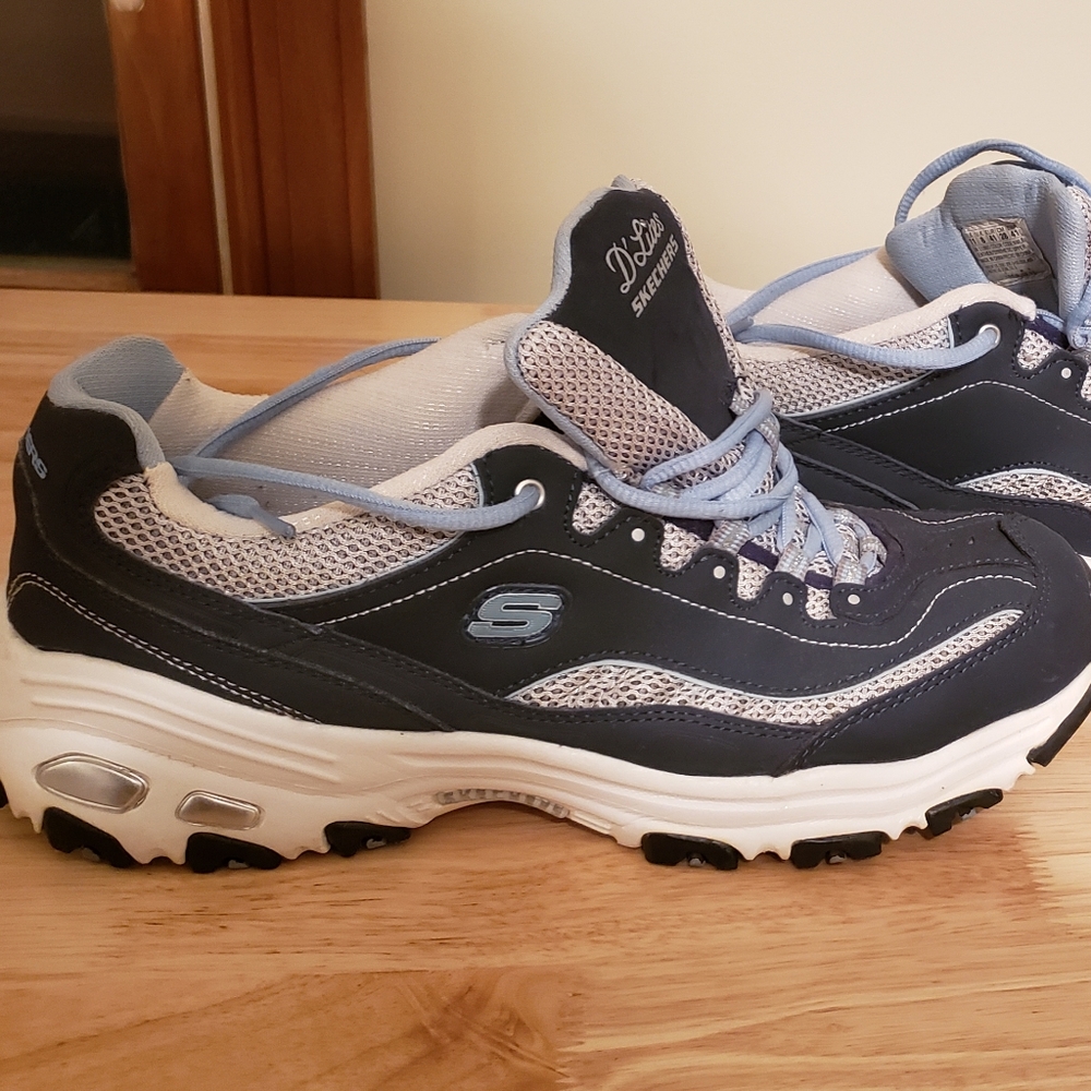 EUC Skechers D'Lites Memory Foam Sneakers - Picture 6 of 7